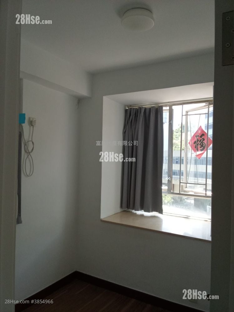 Hong Fai Building Rental 2 Bedrooms , 1 Bathroom 271 ft²