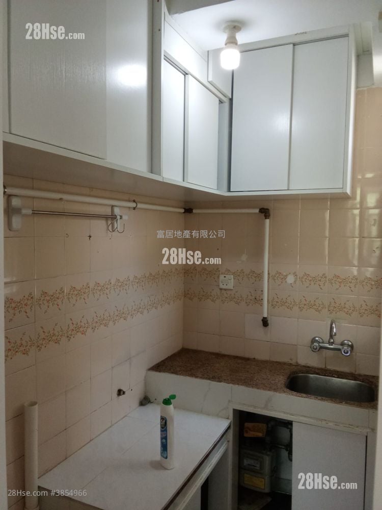 Hong Fai Building Rental 2 Bedrooms , 1 Bathroom 271 ft²