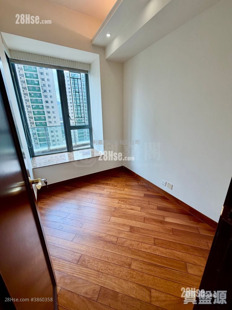 The Palazzo Rental 3 Bedrooms , 2 Bathrooms 913 ft²
