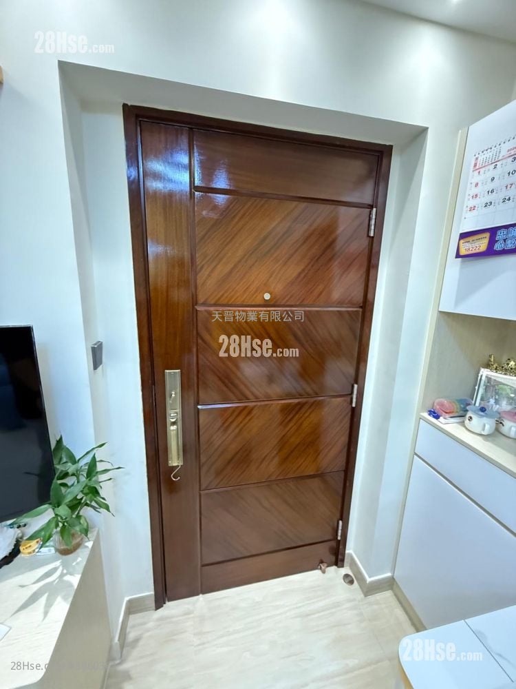 Honour Court Sell 2 Bedrooms , 1 Bathroom 318 ft²