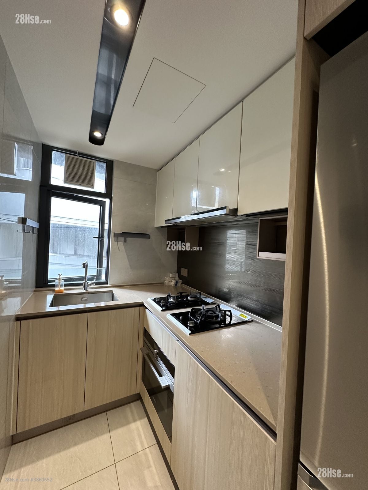 K. Summit Rental 2 Bedrooms , 1 Bathroom 519 ft²