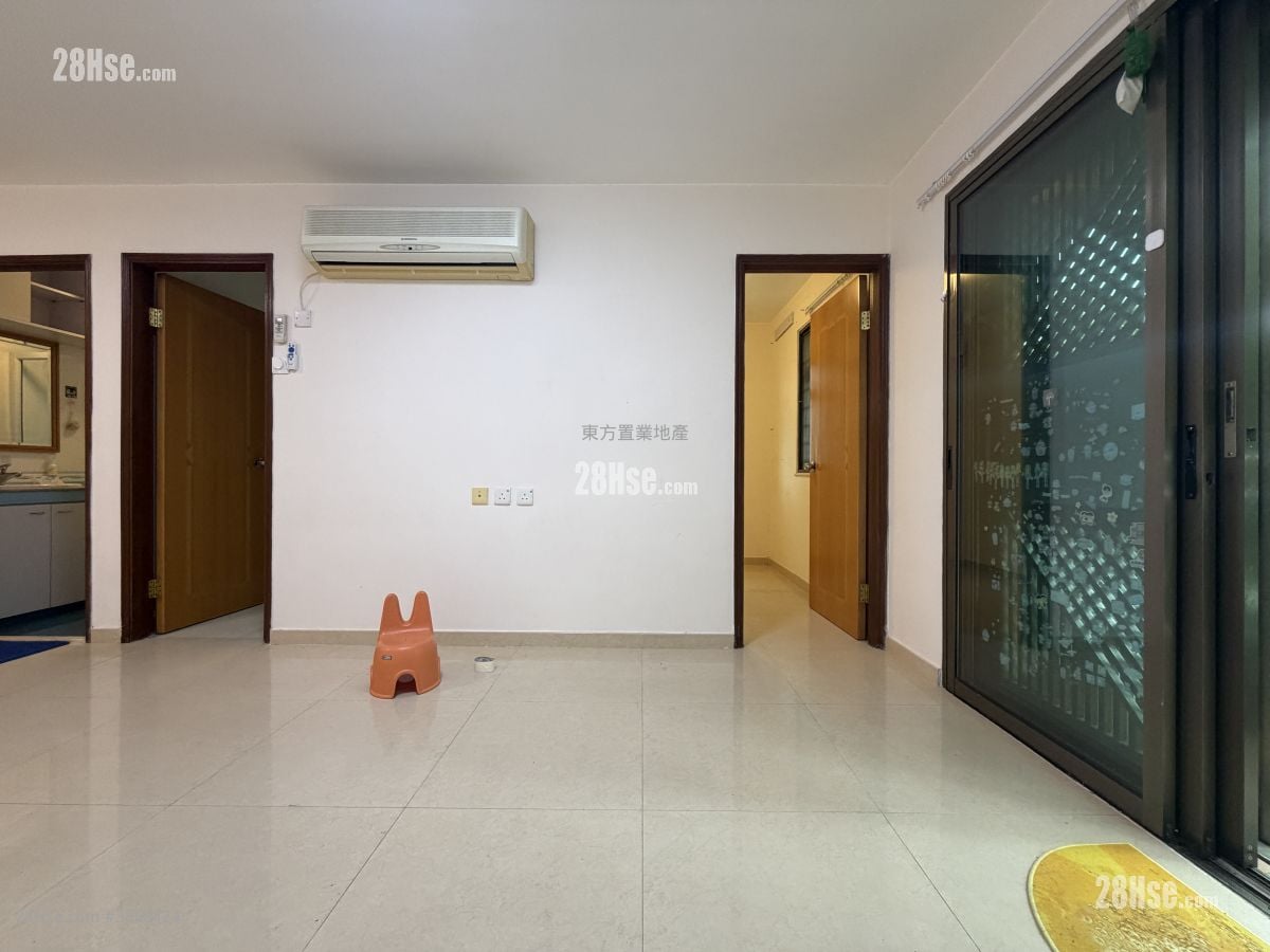 Village Rental 3 Bedrooms , 2 Bathrooms 700 ft²