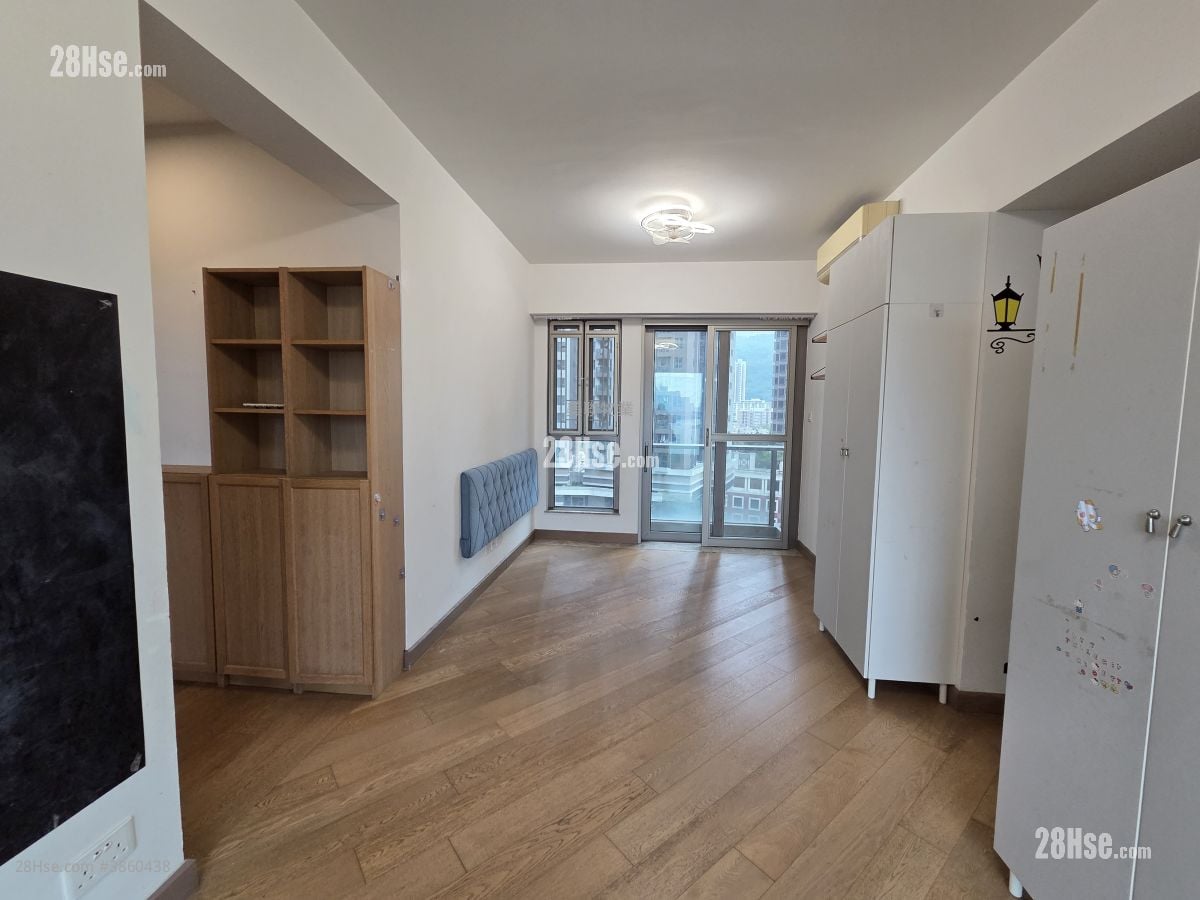 Parc City Rental 3 Bedrooms , 2 Bathrooms 781 ft²