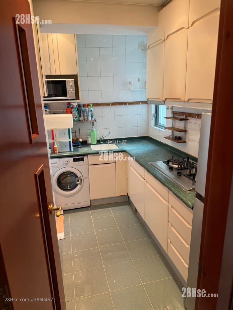 Tung Chung Crescent Sell 2 Bedrooms 527 ft²