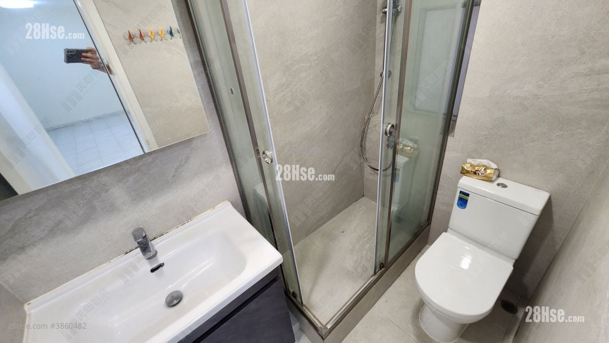 Lung Poon Court Rental 1 Bedroom , 1 Bathroom 353 ft²