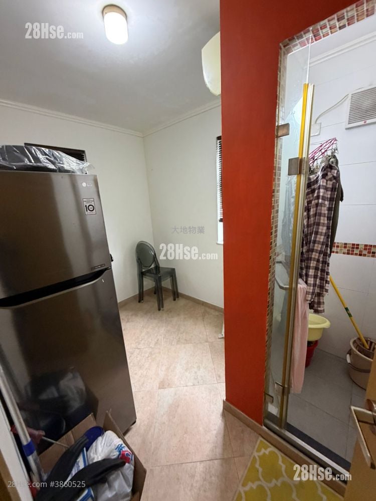 Shui Lau Tin Tsuen Rental 4 Bedrooms , 4 Bathrooms 2,100 ft²