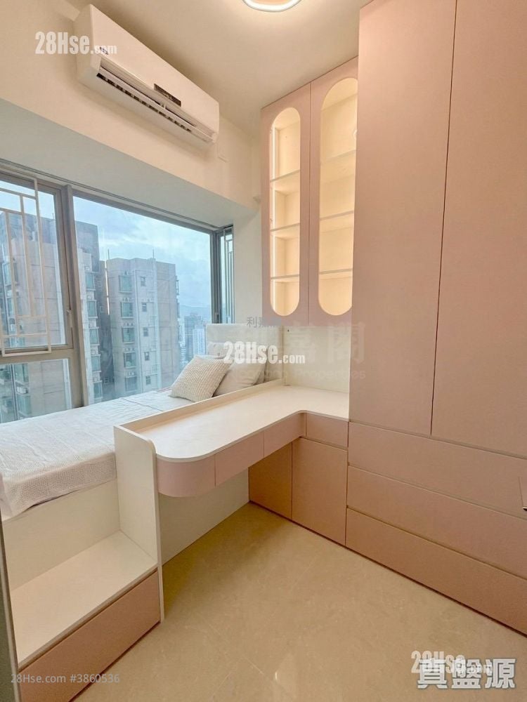 Yuccie Square Sell 2 Bedrooms , 1 Bathroom 427 ft²
