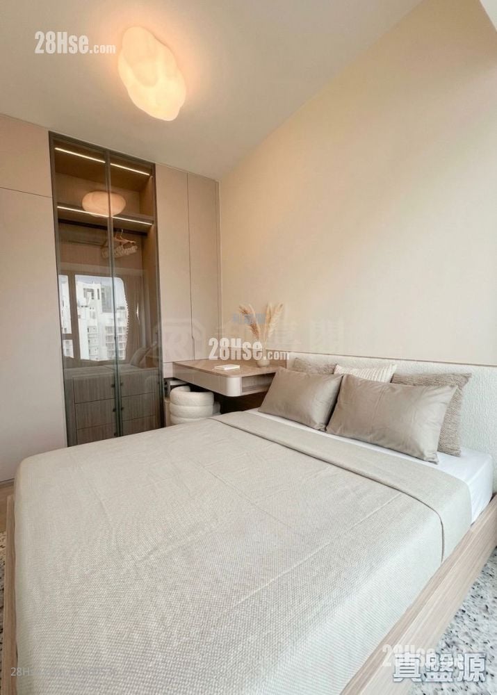 Yuccie Square Sell 2 Bedrooms , 1 Bathroom 427 ft²