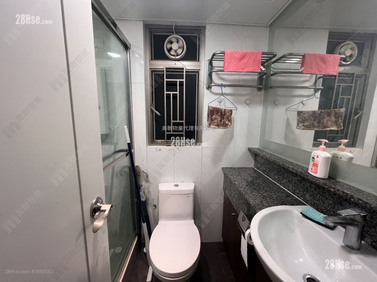 Tseung Kwan O Plaza Sell 2 Bedrooms , 1 Bathroom 414 ft²