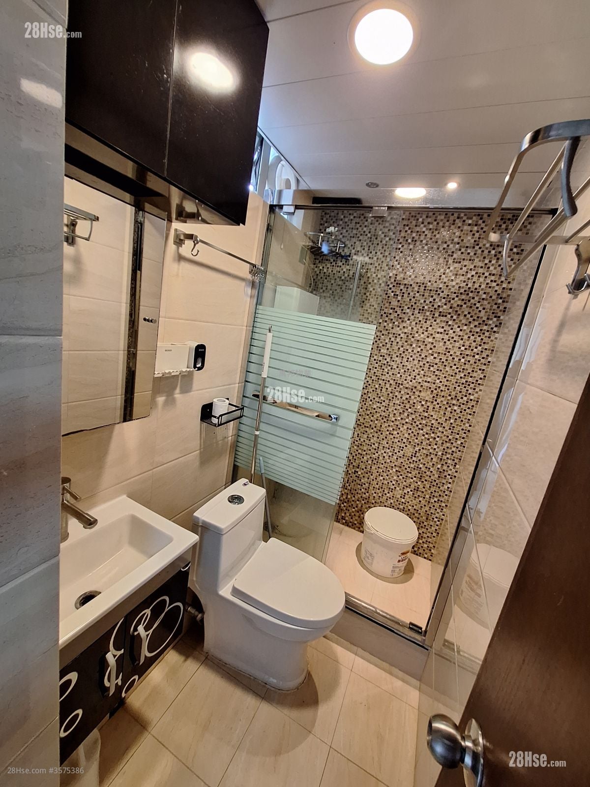 Po Nga Court Rental 1 Bathroom 381 ft²