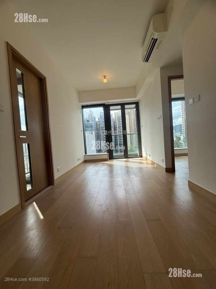 One Homantin Sell 2 Bedrooms , 1 Bathroom 493 ft²