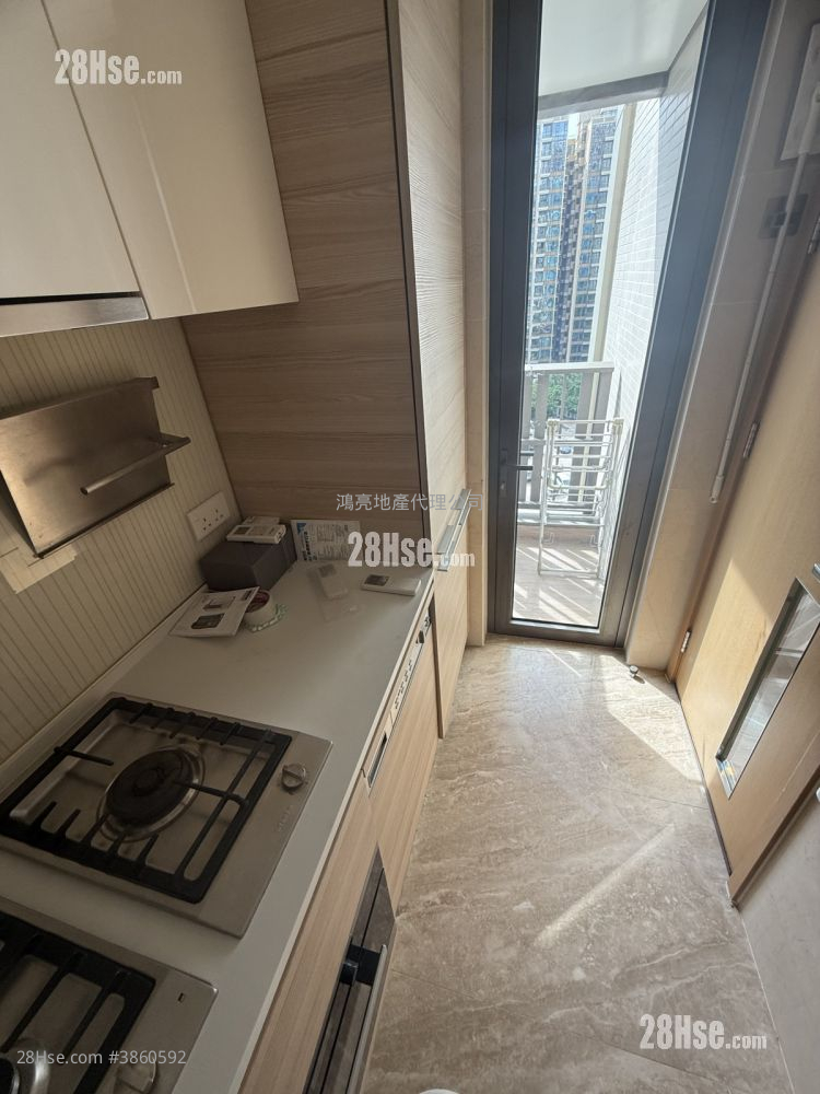 One Homantin Sell 2 Bedrooms , 1 Bathroom 493 ft²