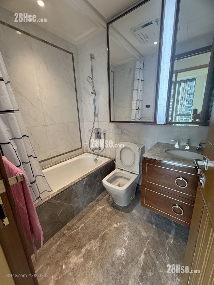 One Homantin Sell 2 Bedrooms , 1 Bathroom 493 ft²