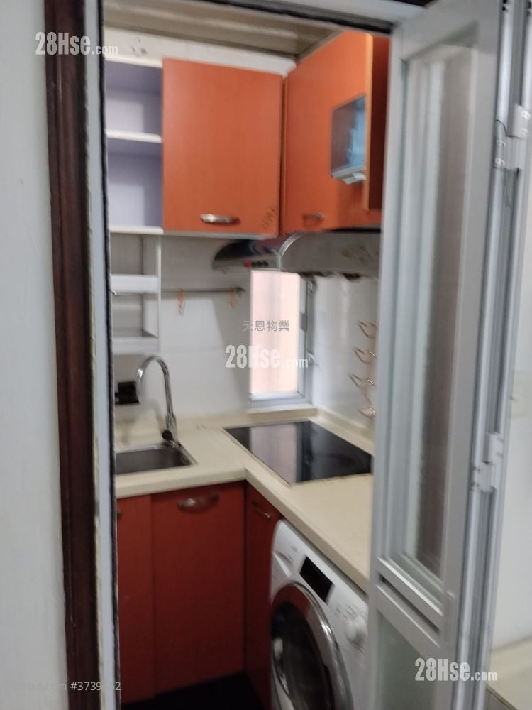 Tonnochy Towers Sell 3 Bedrooms , 1 Bathroom 419 ft²