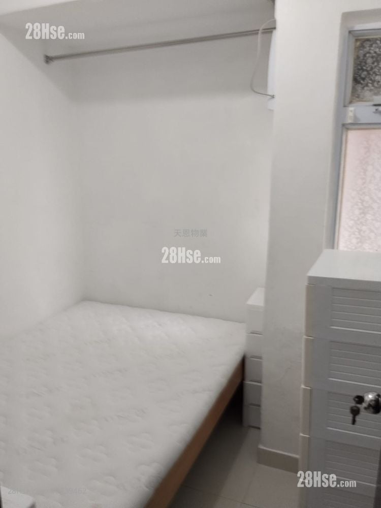 Tonnochy Towers Sell 3 Bedrooms , 1 Bathroom 419 ft²