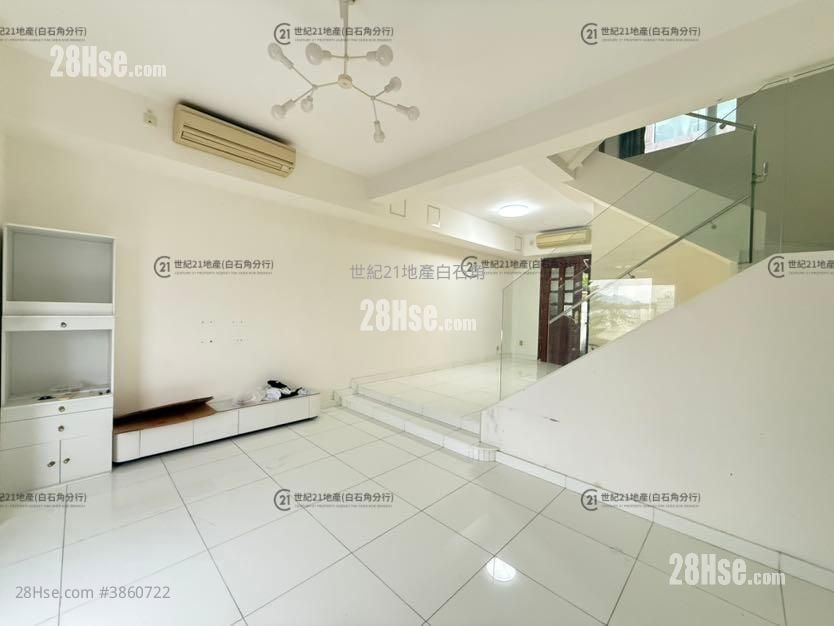 The Beverly Hills Rental 5+ Bedrooms , 3 Bathrooms 1,606 ft²