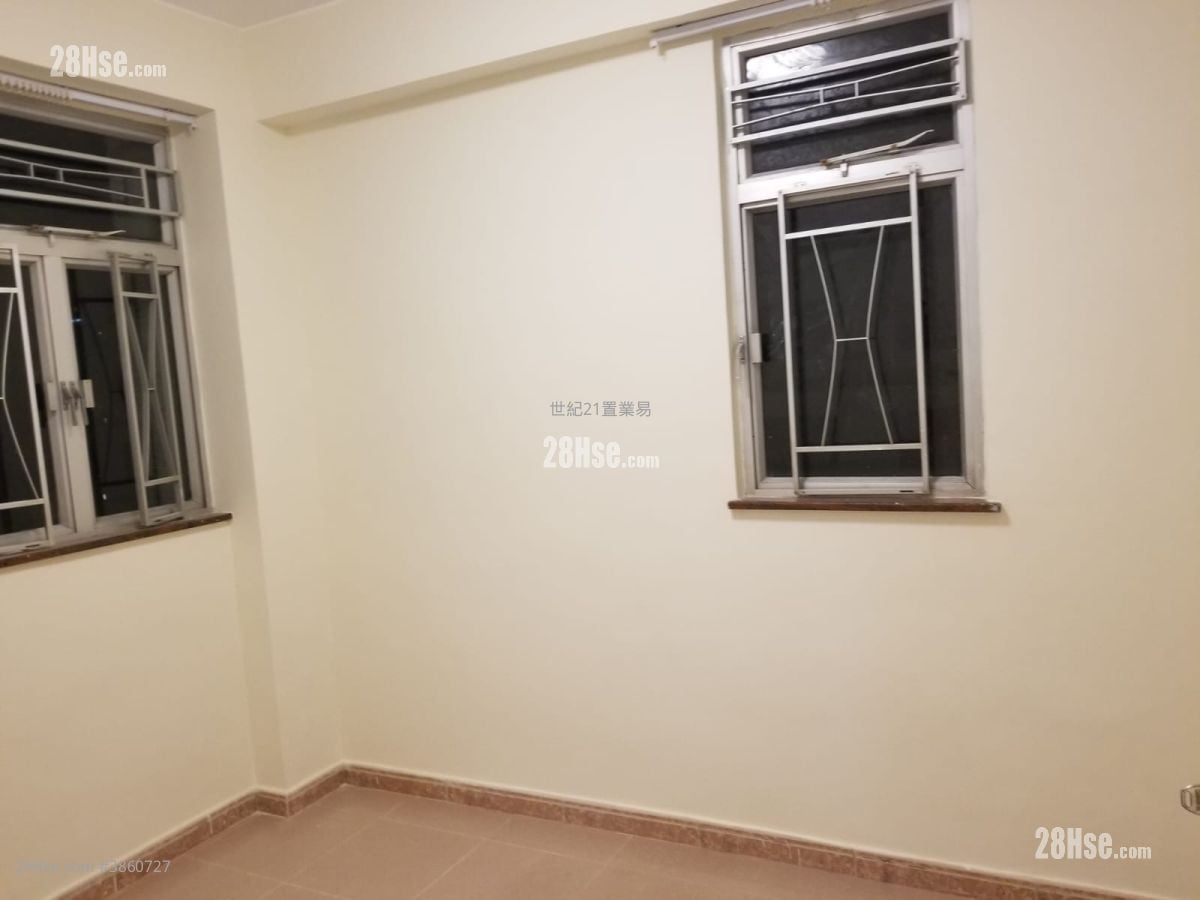 Wyler Gardens Sell 2 Bedrooms , 1 Bathroom 421 ft²
