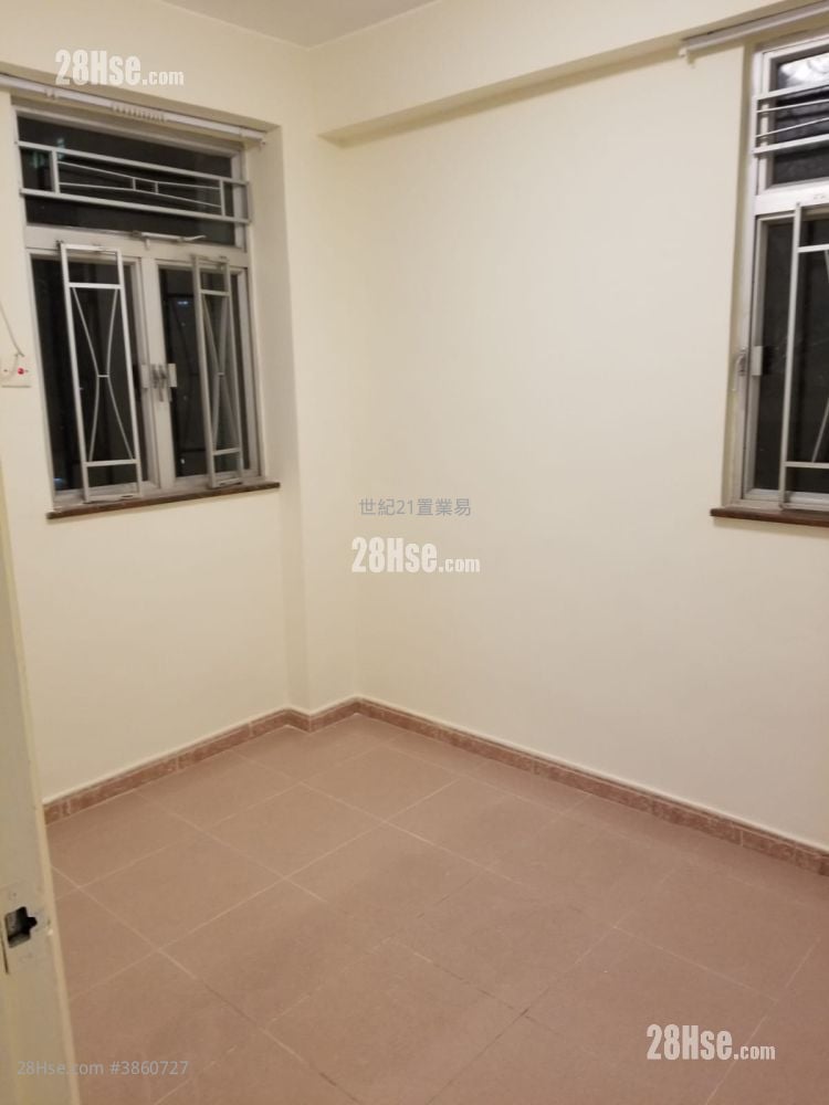 Wyler Gardens Sell 2 Bedrooms , 1 Bathroom 421 ft²
