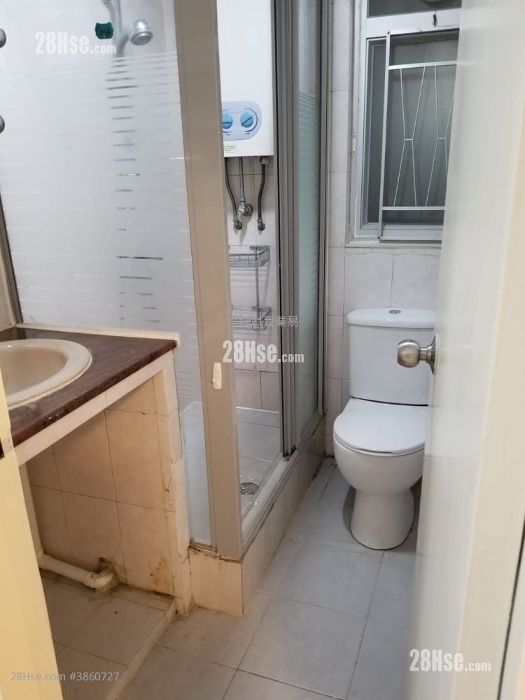 Wyler Gardens Sell 2 Bedrooms , 1 Bathroom 421 ft²