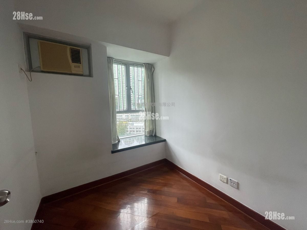 Summit Terrace Sell 2 Bedrooms , 1 Bathroom 424 ft²