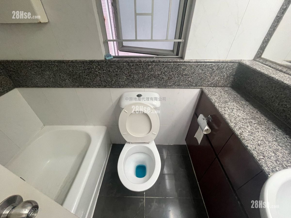 Summit Terrace Sell 2 Bedrooms , 1 Bathroom 424 ft²