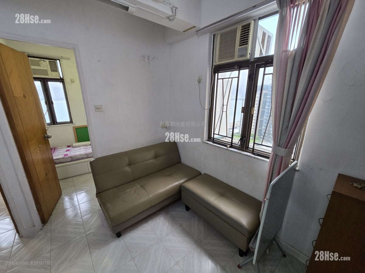 Yik Hon Building Sell 2 Bedrooms , 1 Bathroom 295 ft²
