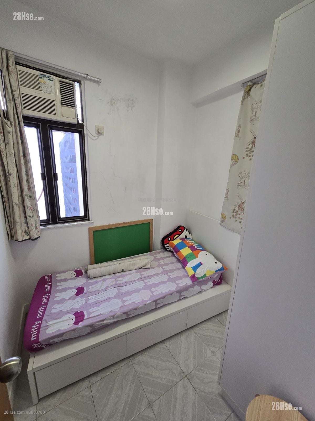 Yik Hon Building Sell 2 Bedrooms , 1 Bathroom 295 ft²