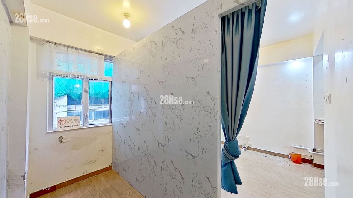 master room: 8 Hillier Street Rental 1 Bedroom , 1 Bathroom 288 ft²