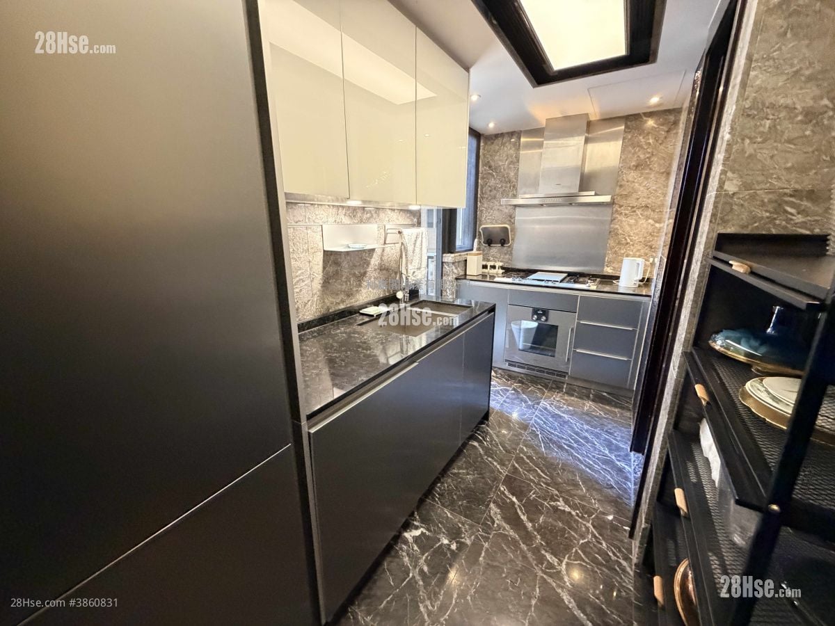 kitchen: Ultima Sell 4 Bedrooms , 3 Bathrooms 1,581 ft²