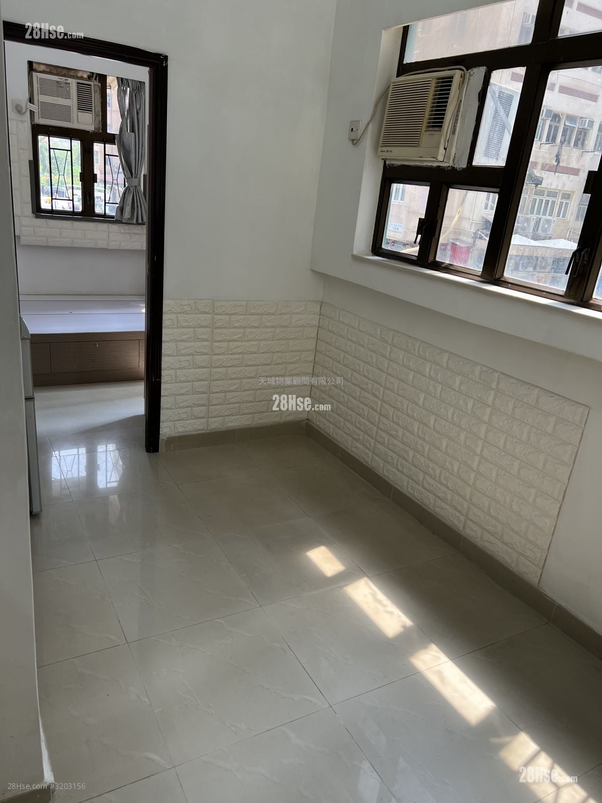 Man King Building Rental Studio , 1 Bathroom 230 ft²