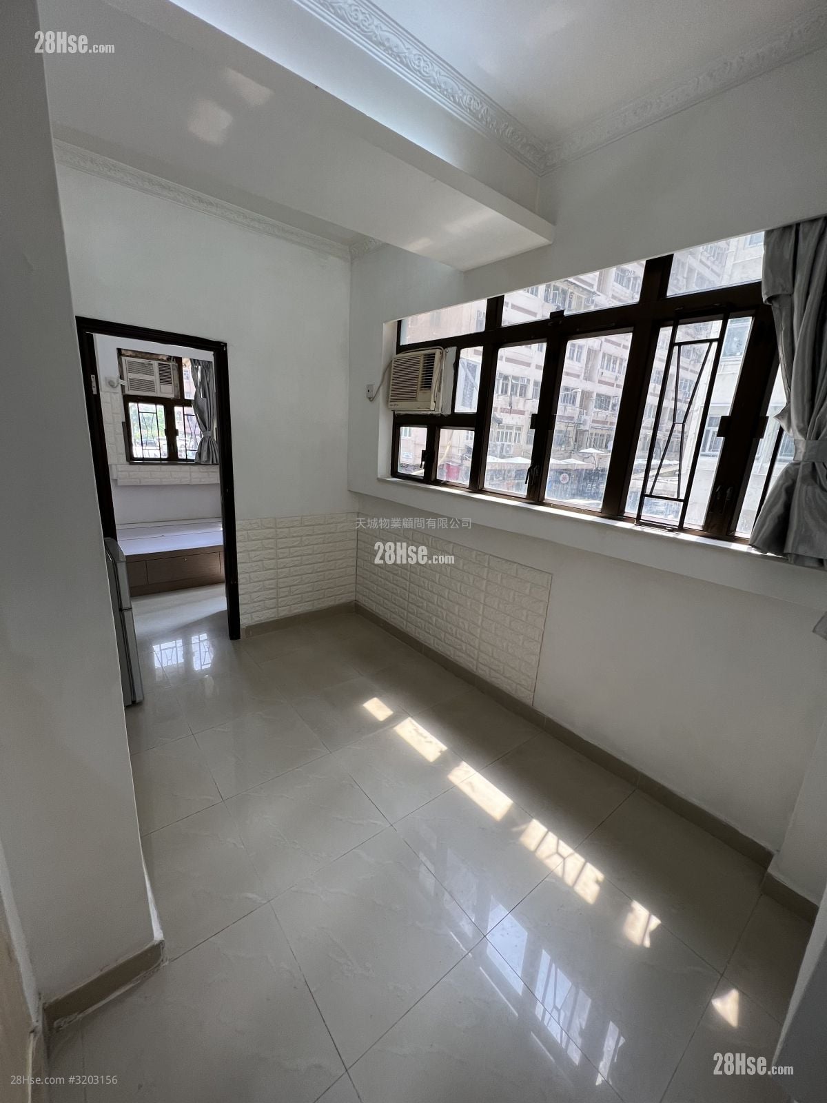 Man King Building Rental Studio , 1 Bathroom 230 ft²