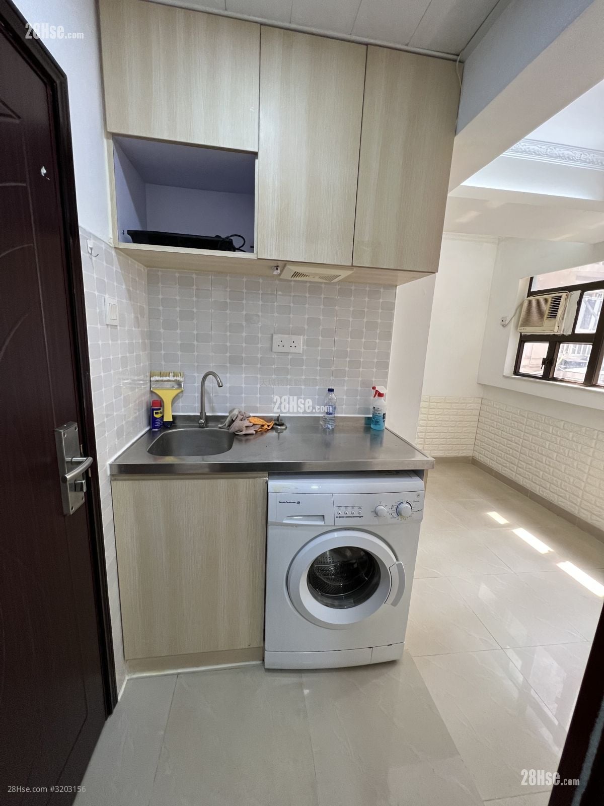 Man King Building Rental Studio , 1 Bathroom 230 ft²