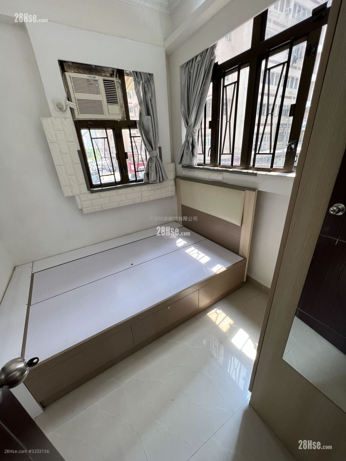 Man King Building Rental Studio , 1 Bathroom 230 ft²