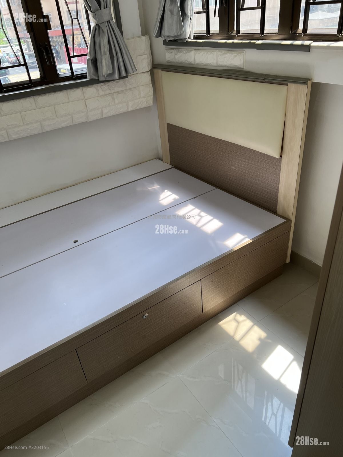 Man King Building Rental Studio , 1 Bathroom 230 ft²