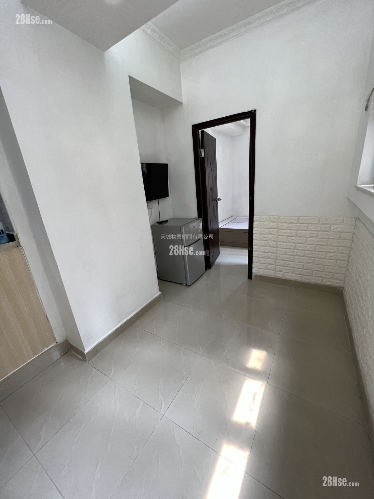 Man King Building Rental Studio , 1 Bathroom 230 ft²