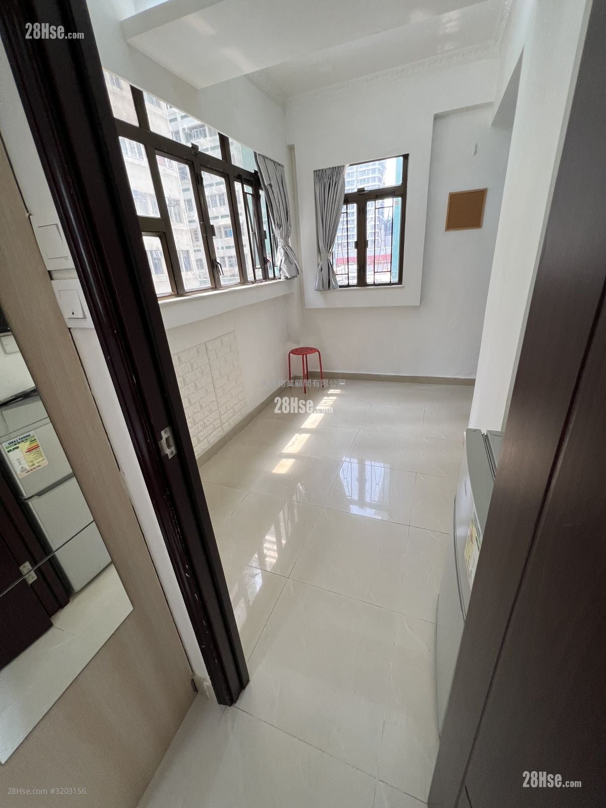 Man King Building Rental Studio , 1 Bathroom 230 ft²