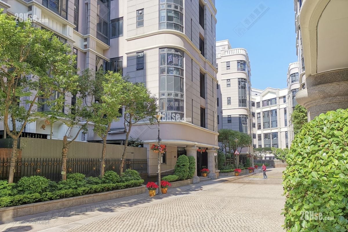 King's Park Hill Rental 4 Bedrooms , 2 Bathrooms 2,000 ft²