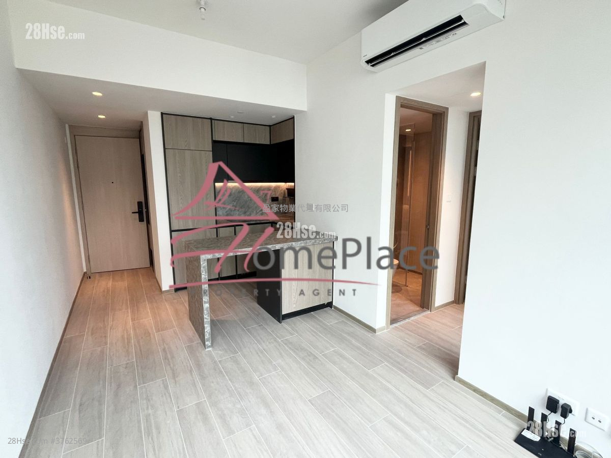 The Hilltop Rental 2 Bedrooms , 1 Bathroom 475 ft²