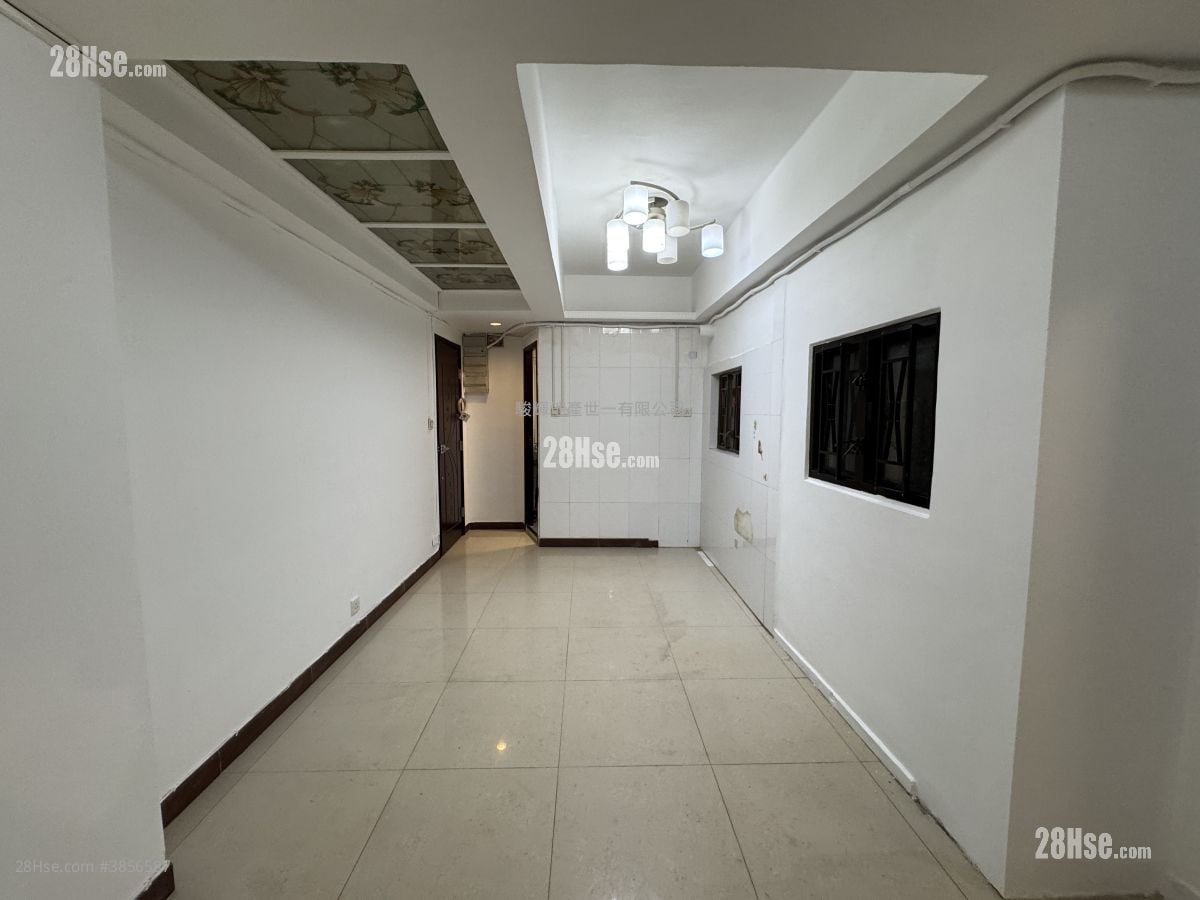 Cheong Ip Building Sell 3 Bedrooms , 1 Bathroom 445 ft²