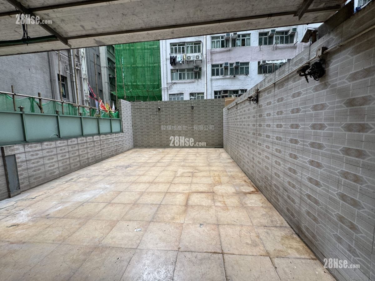 Cheong Ip Building Sell 3 Bedrooms , 1 Bathroom 445 ft²