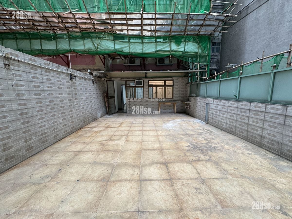 Cheong Ip Building Sell 3 Bedrooms , 1 Bathroom 445 ft²