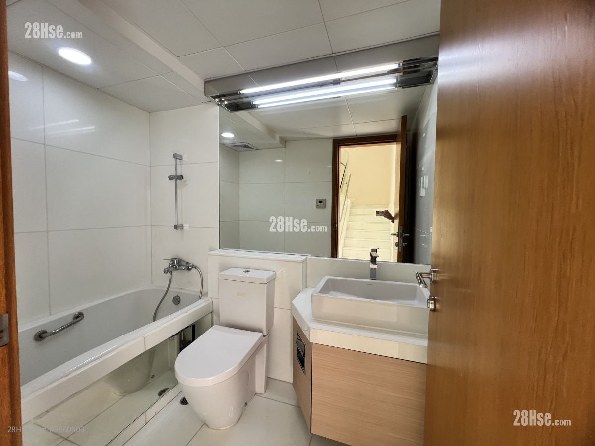 The Beverly Hills Rental 5+ Bedrooms , 2 Bathrooms 1,606 ft²
