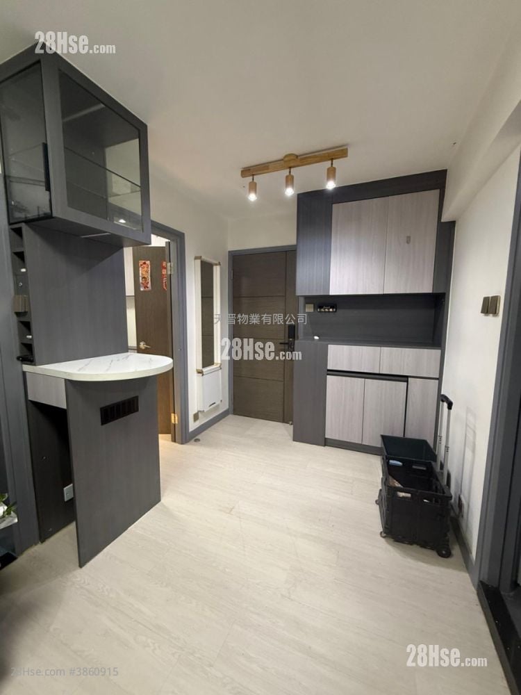 Siu Fung Court Sell 2 Bedrooms , 1 Bathroom 278 ft²