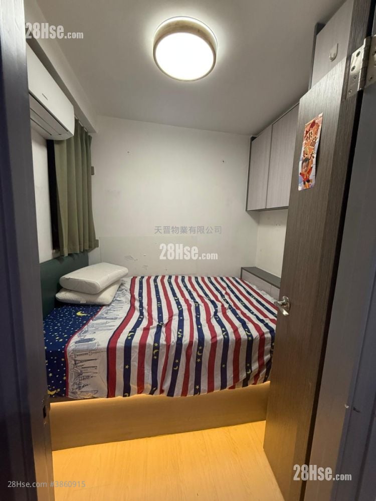 Siu Fung Court Sell 2 Bedrooms , 1 Bathroom 278 ft²