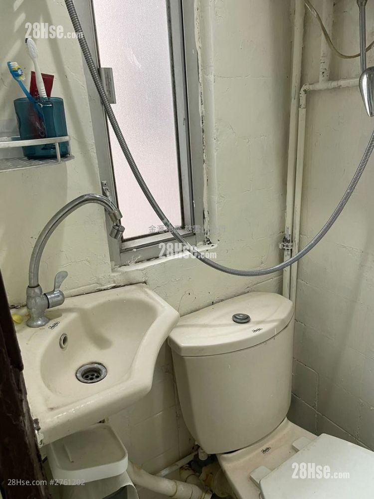 Fung Kam House Sell 1 Bedroom , 1 Bathroom 265 ft²