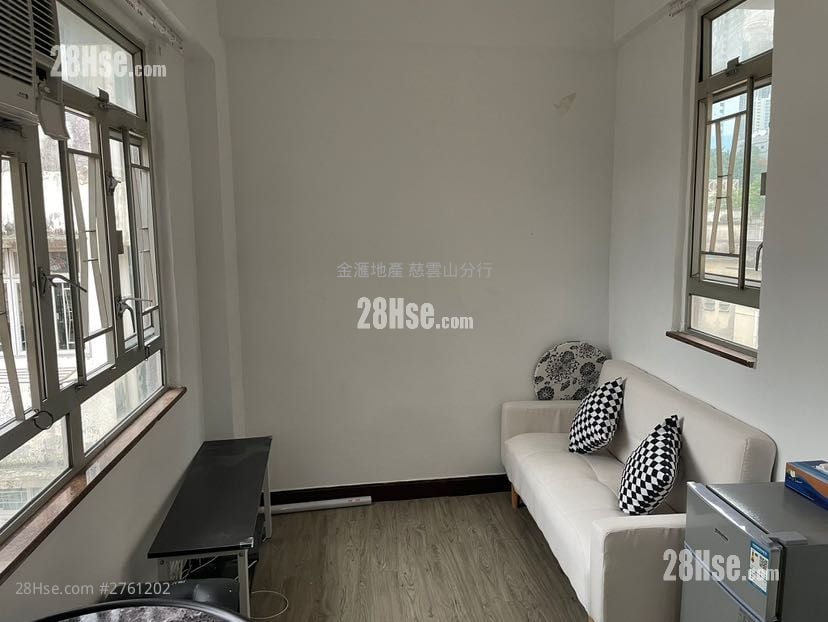Fung Kam House Sell 1 Bedroom , 1 Bathroom 265 ft²