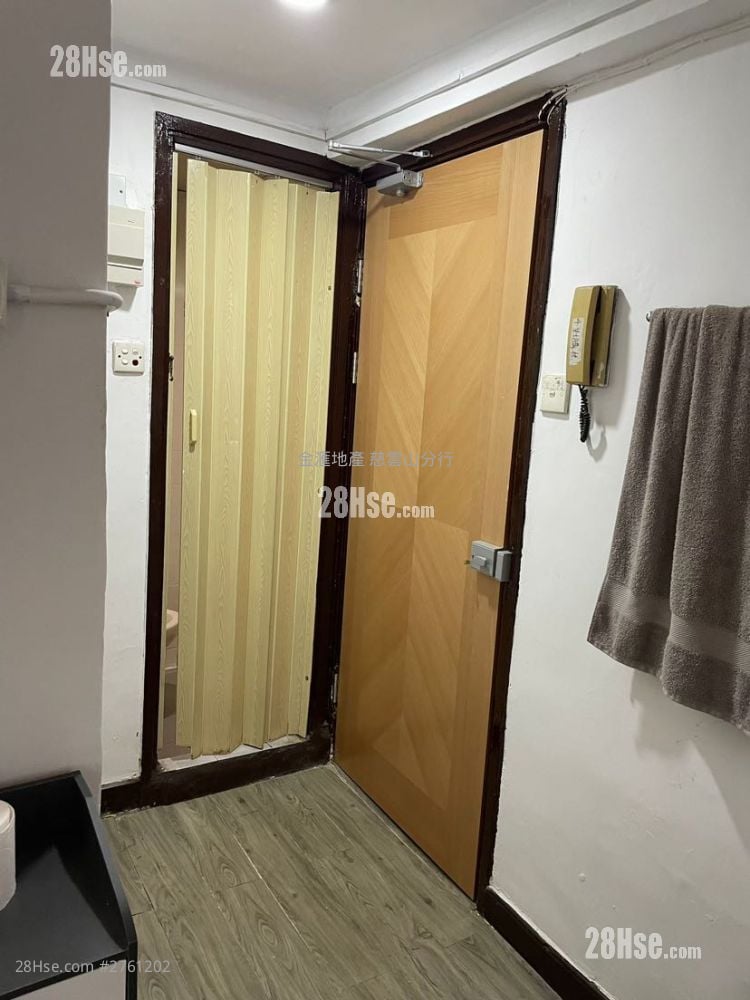 Fung Kam House Sell 1 Bedroom , 1 Bathroom 265 ft²