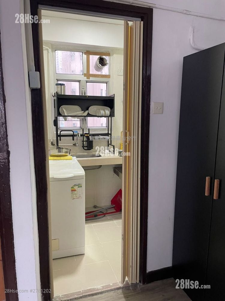 Fung Kam House Sell 1 Bedroom , 1 Bathroom 265 ft²