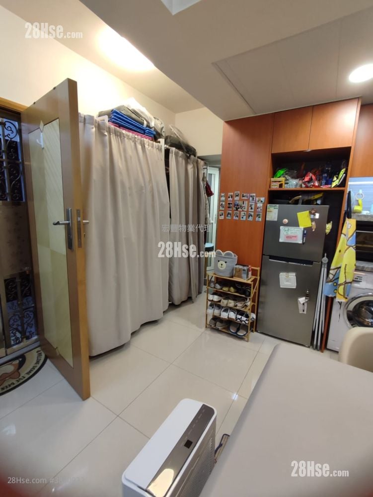 Luen Tak Apartments Rental 2 Bedrooms , 1 Bathroom 410 ft²
