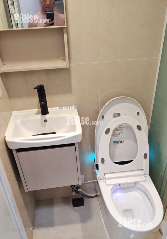 Shau Kei Wan Road Rental Studio , 1 Bathroom 120 ft²